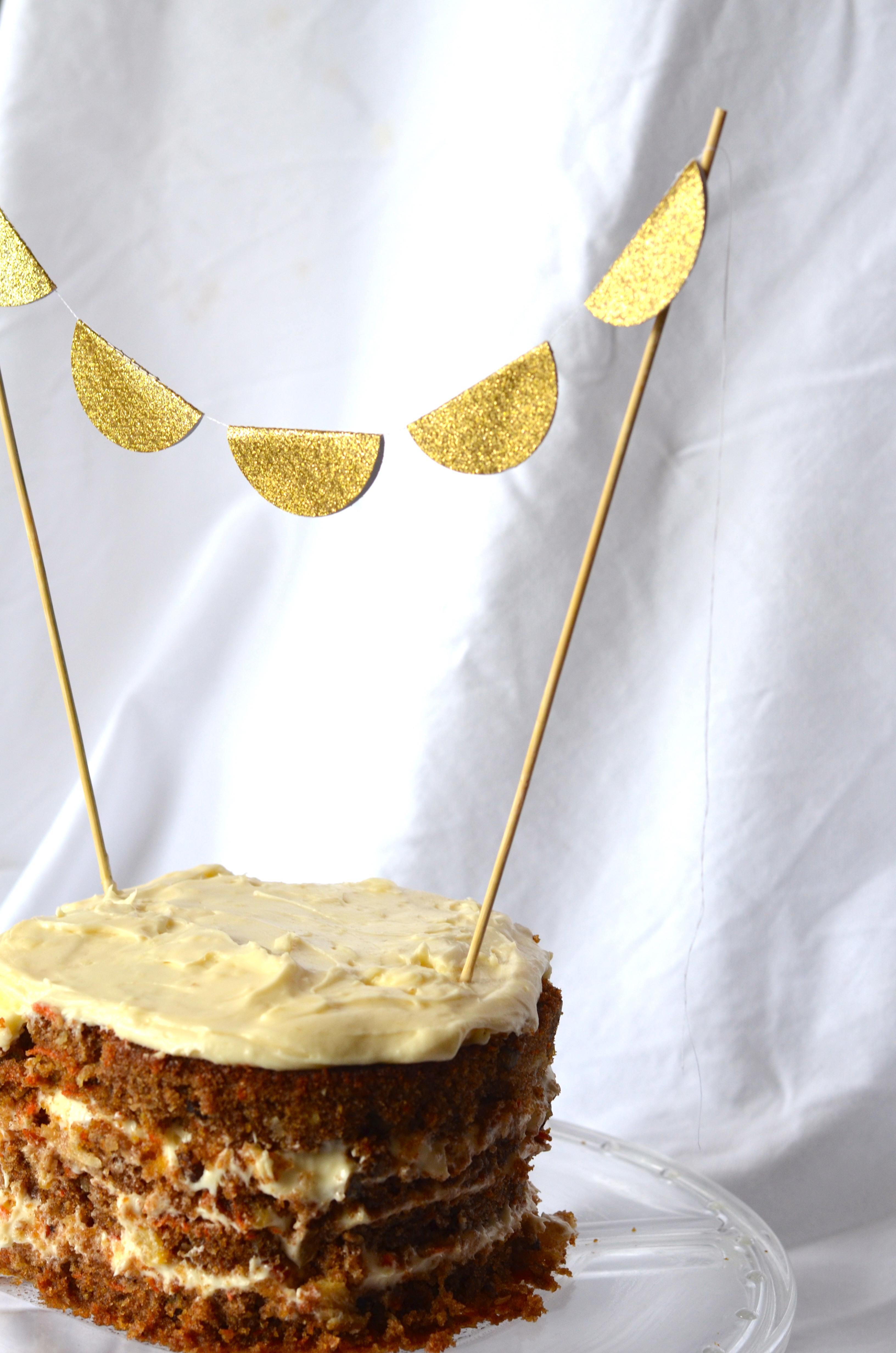 Giveaway! Gold Scallop Cake Garland
